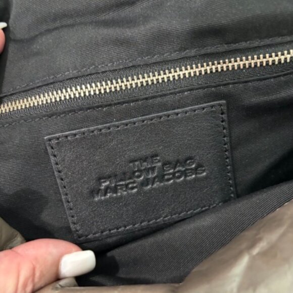 The Marc Jacobs Pillow Bag - Loam Soil - Picture 6 of 7